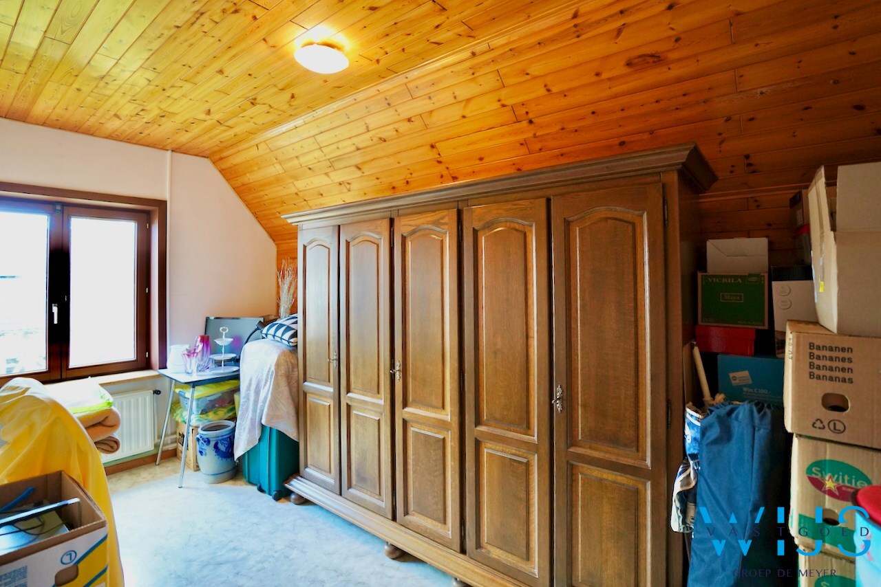 Verrassend ruim woonhuis in het landelijke Sleidinge ! 