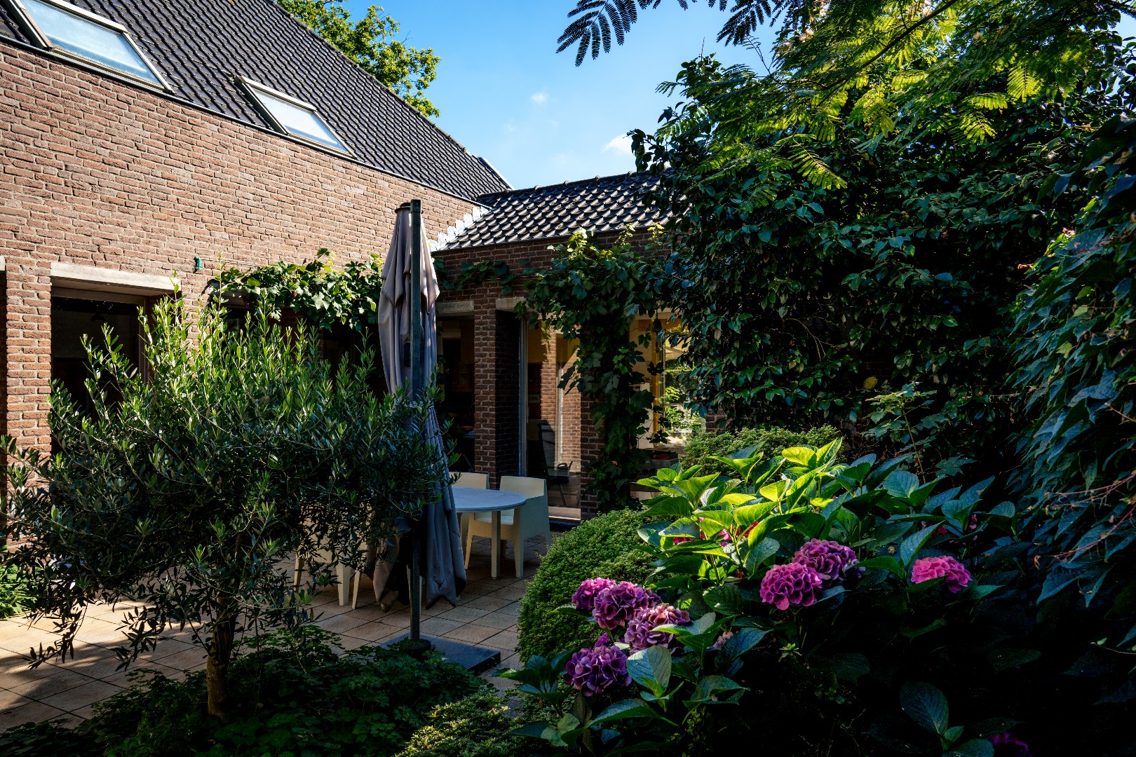 Unieke woning met 5 slaapkamers residentieel gelegen te Eeklo 