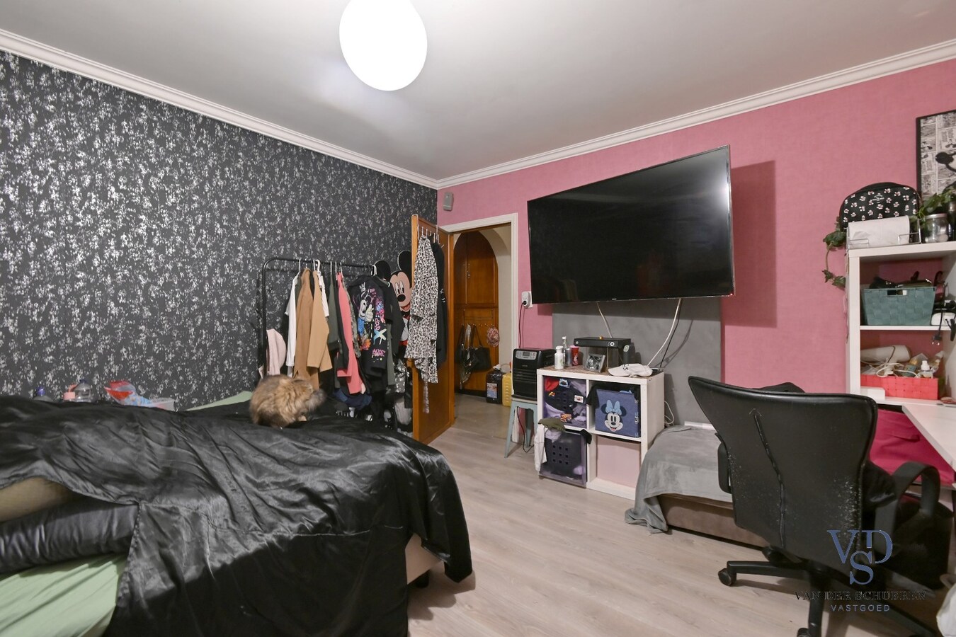 Goed gelegen  half open in Asper 