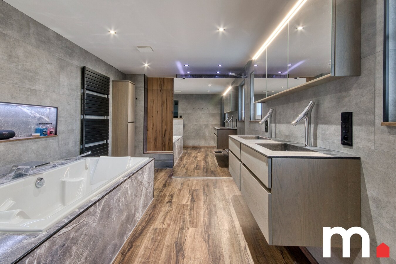 Instapklare woning te Kuurne op 405 m² met 4 Slaapkamers en inpandige dubbele garage! 