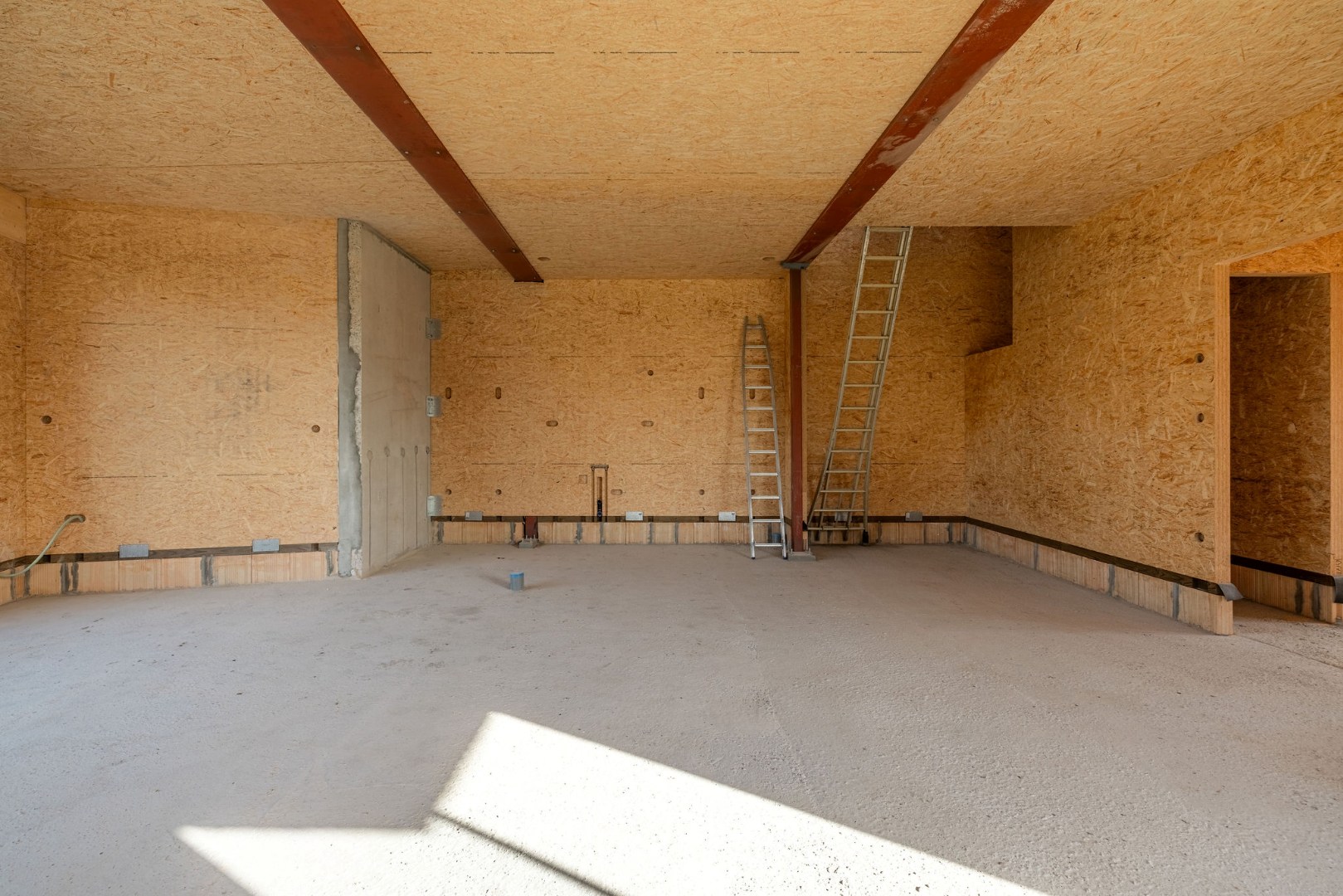 Exclusieve woning met 5 slaapkamers en royale tuin in Kruibeke, vlak bij Antwerpen 