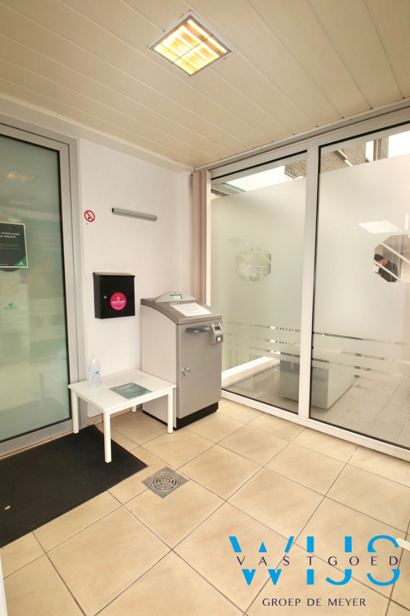 Zeer goed gelegen kantoor te CENTRUM ERTVELDE ! 