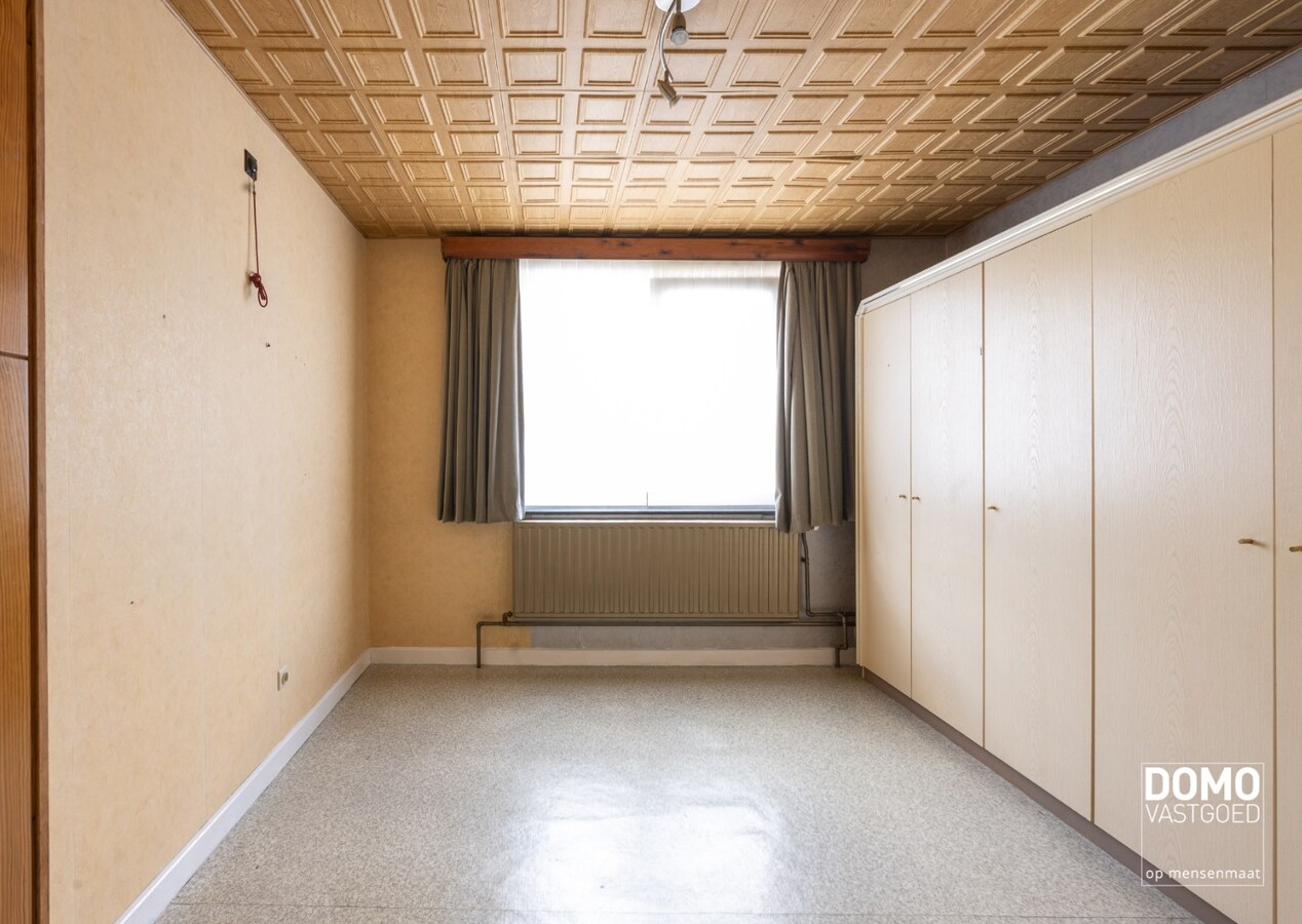 RUSTIG GELEGEN, RUIME WONING MET 4 SLAAPKAMERS, TUIN &amp; AANGRENZENDE STUDIO MET ENERGIELABEL D GELEGEN IN ALKEN 