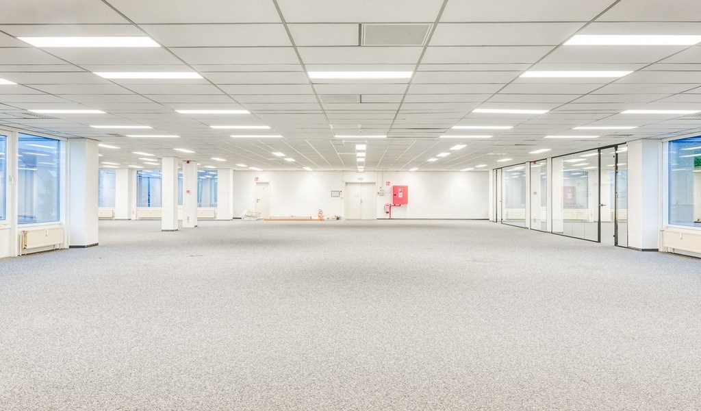 Kantoren te huur aan R4/E40 in Portalis gebouw in Zwijnaarde