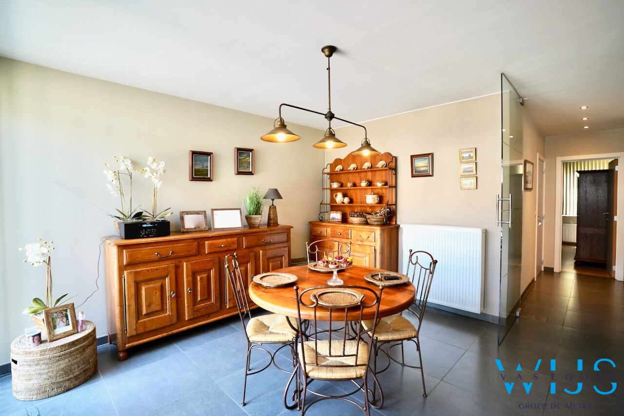 Gelijkvloers appartement met 2 slaapkamers te Zelzate ! 