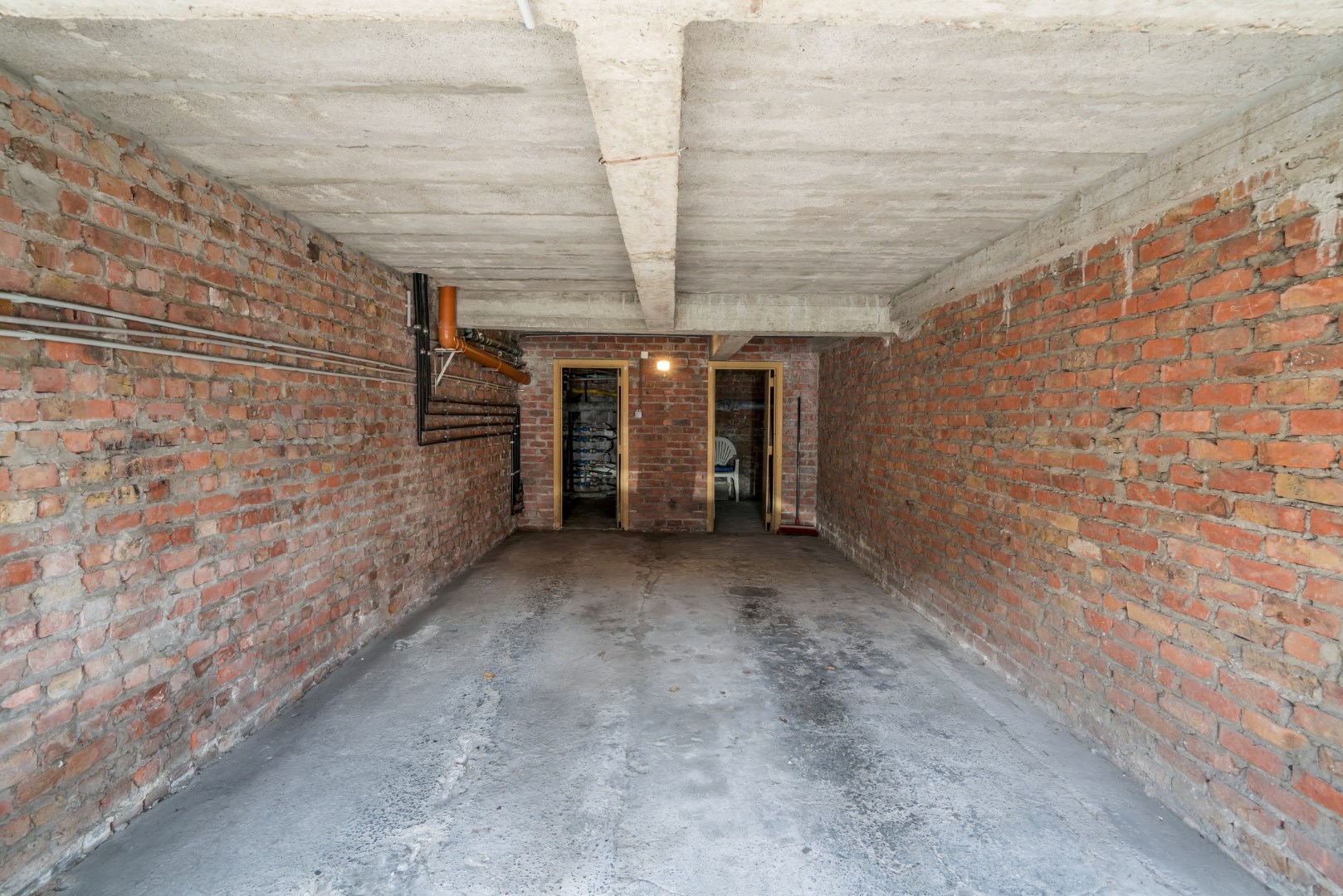 Bemeubeld appartement met 2 slaapkamers en garagebox 