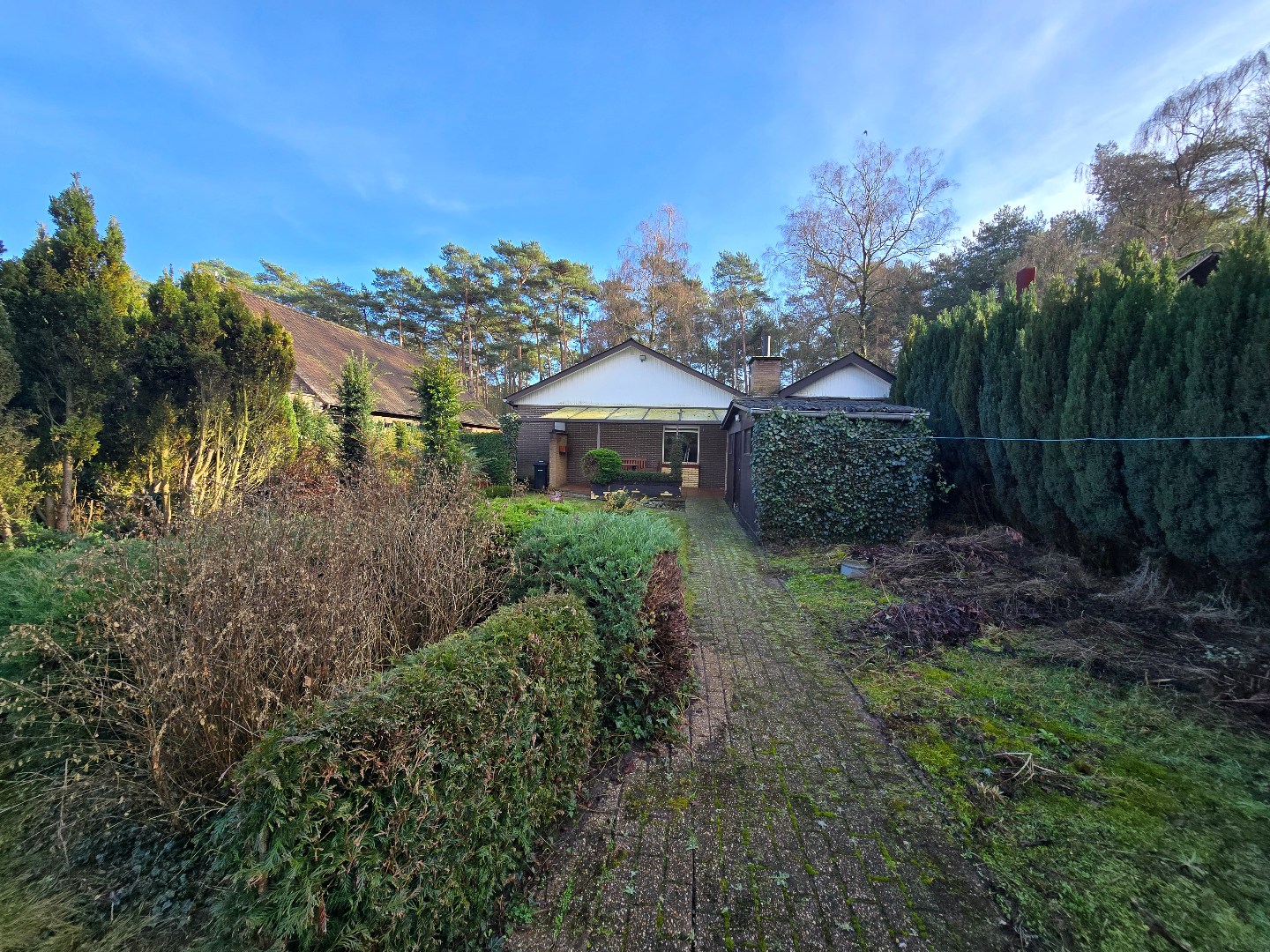 Charmante laagbouwvilla tegenover het Picardiebos in Schilde – renovatieproject met topligging 