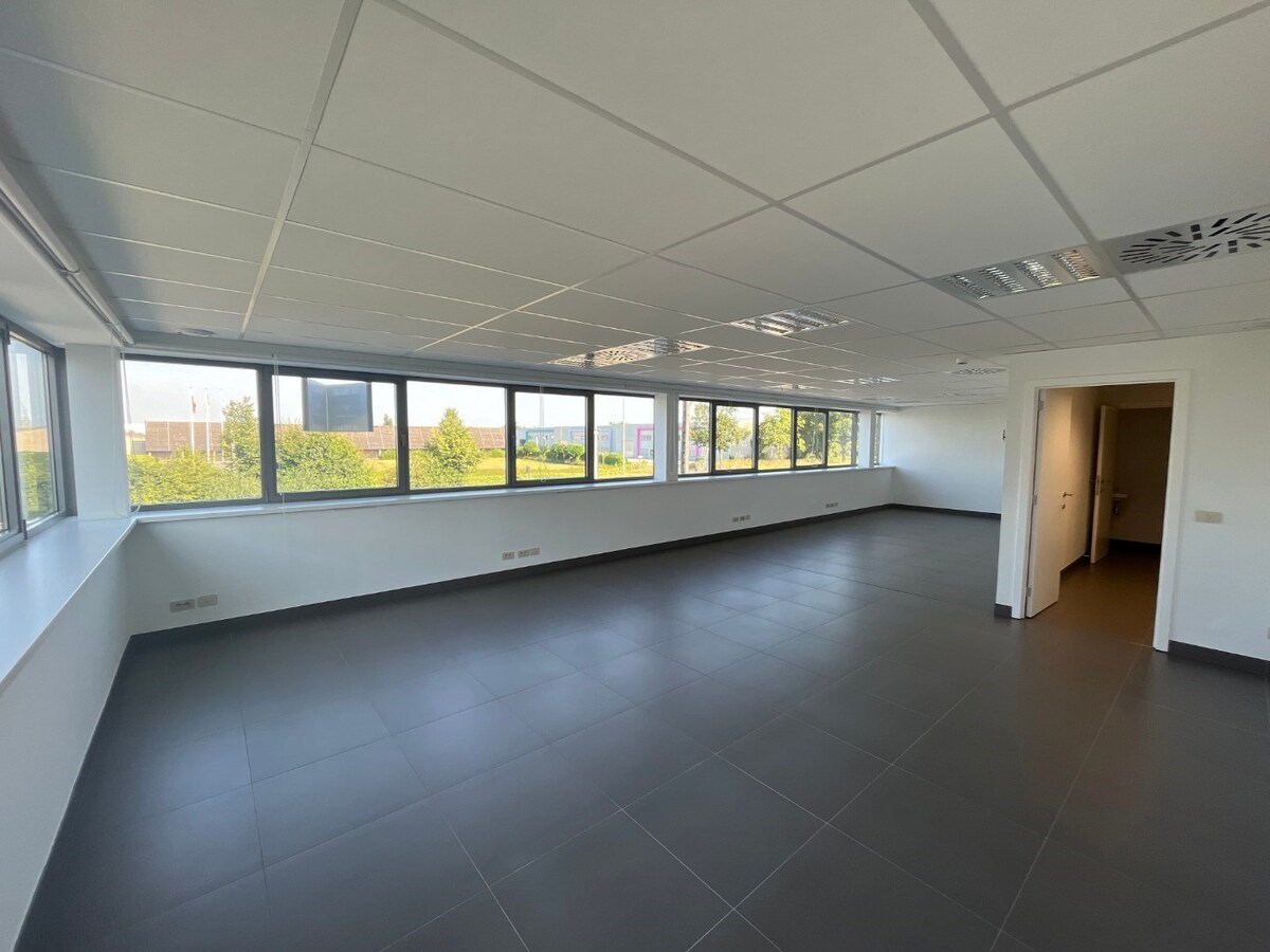 Kantoorruimte op commerciële TOP-ligging 