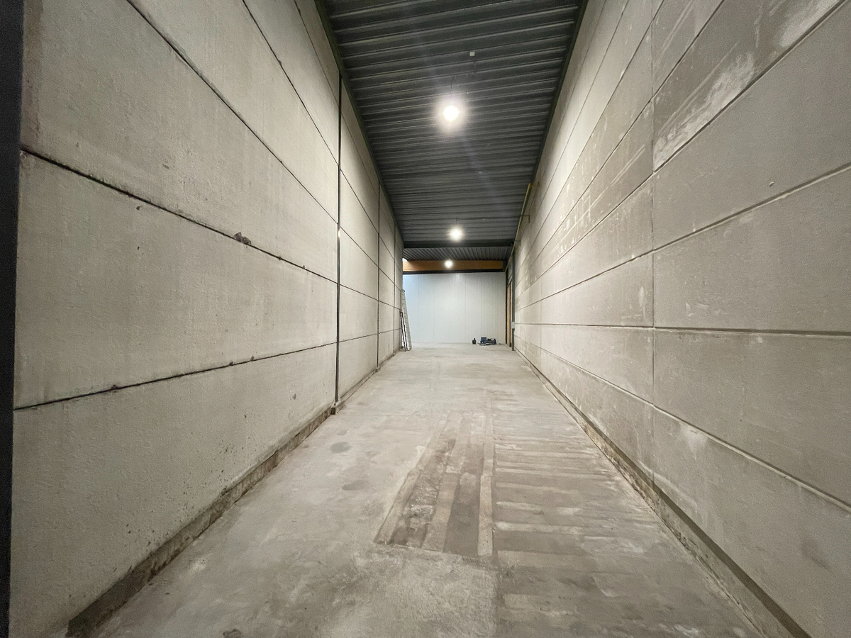 Ruime loods van 198 m² te Ooigem 