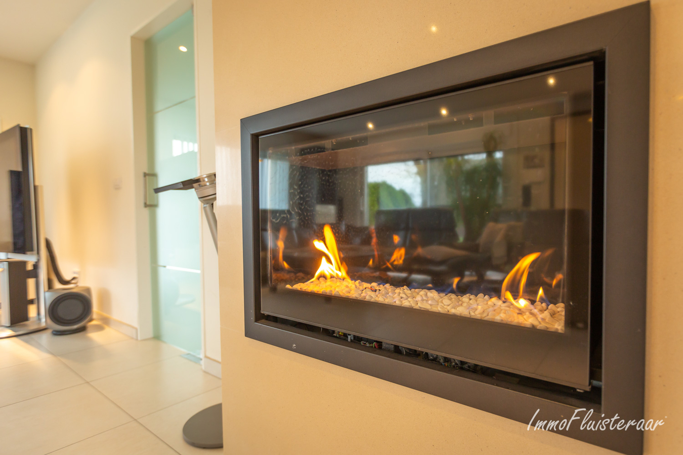 Instapklare moderne bungalowwoning met loods en aanpalende weilanden op 6929m². 