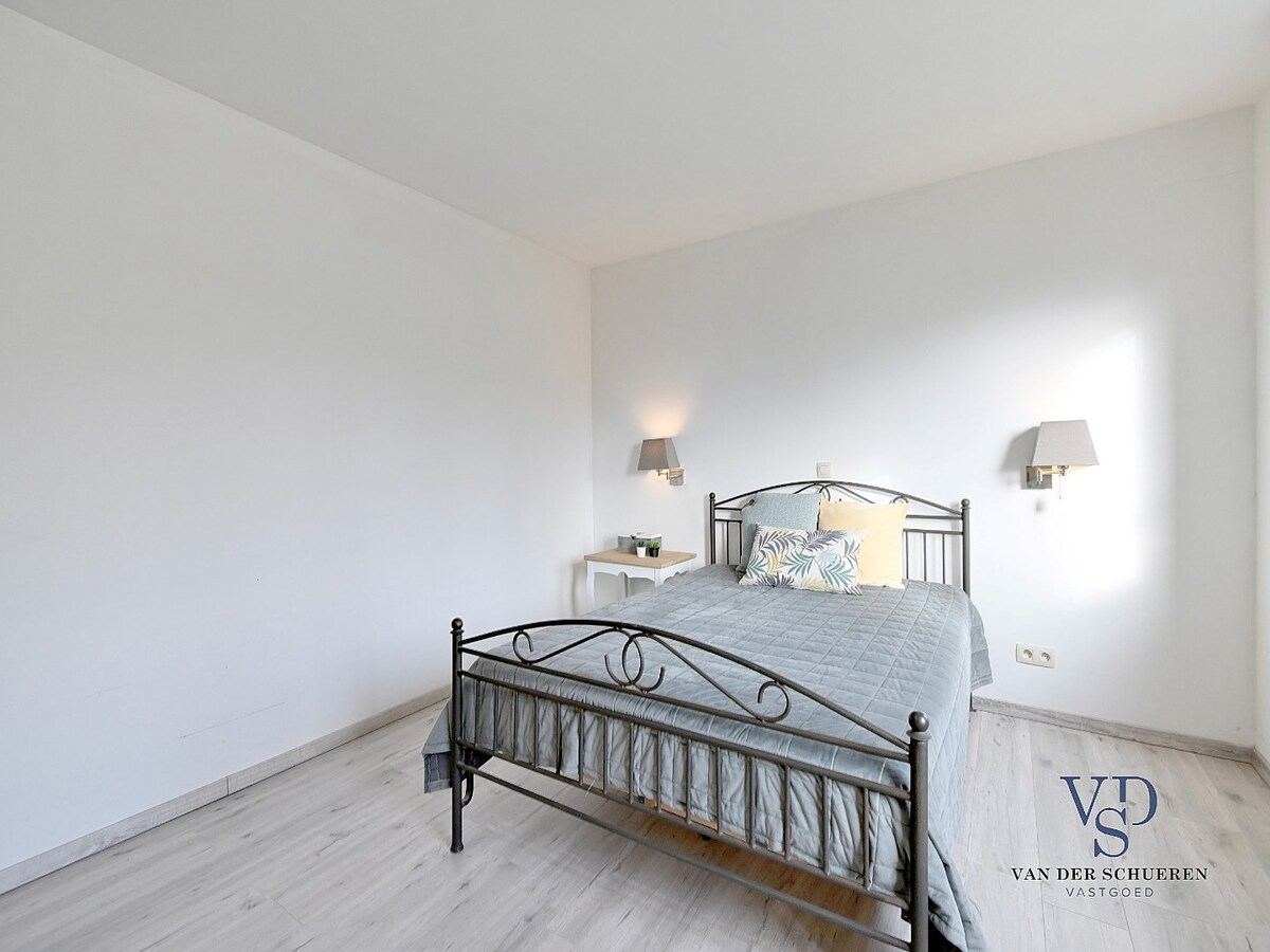 Recente pastorijwoning in hartje Dikkelvenne. 