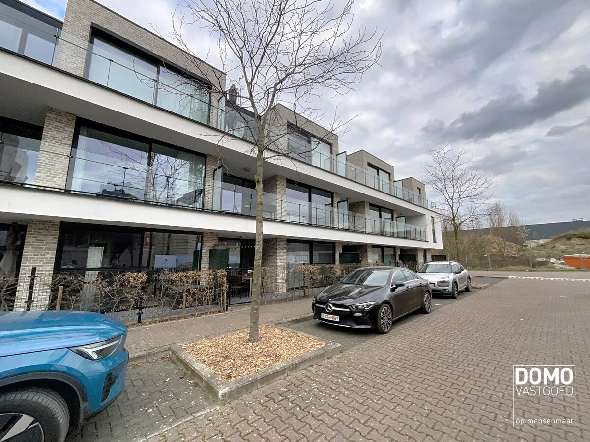 RECENT NIEUWBOUW APPARTEMENT MET 2 SLAAPKAMERS, RUIME BERGING &amp; AUTOSTANDPLAATS TE DIEPENBEEK 