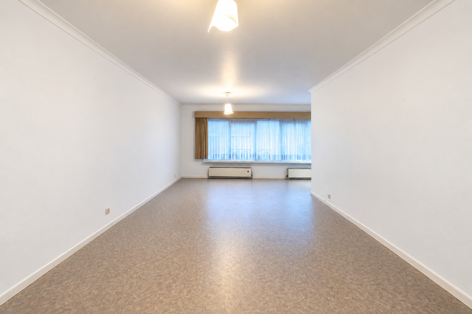 Lichtrijk appartement met 2 slaapkamers en zuidoostgericht terras nabij Gent-Dampoort 