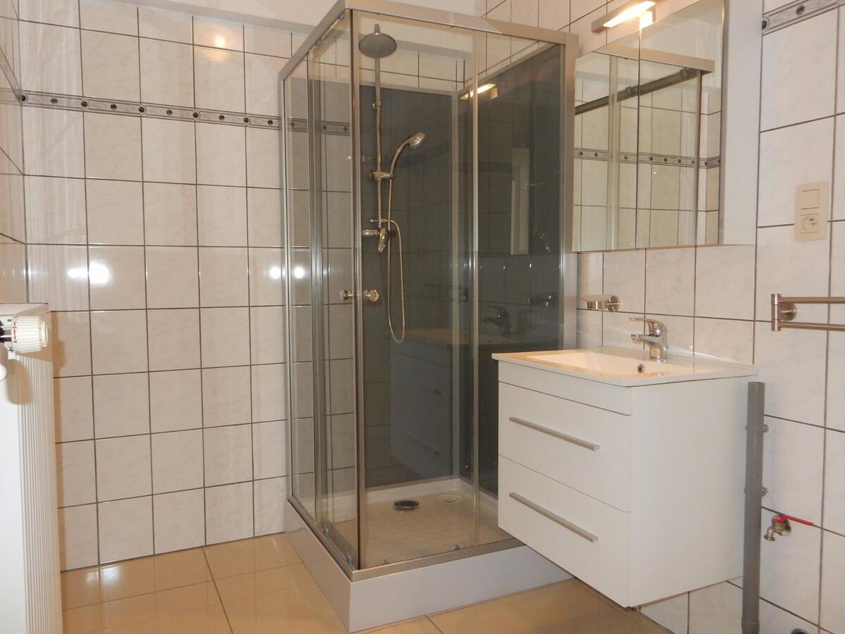 Volledig gerenoveerd zonnig appartement 