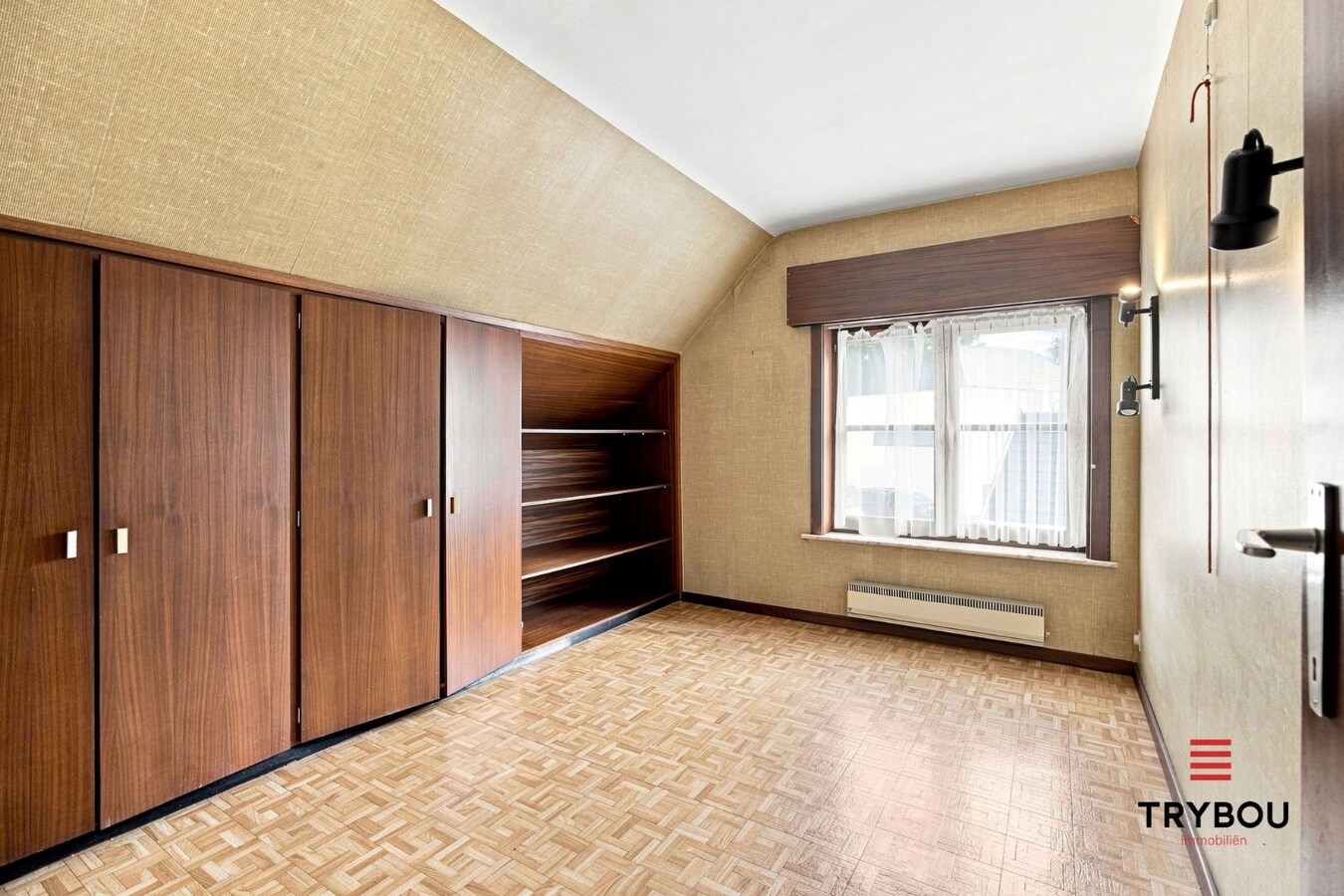 Ruime alleenstaande villa op een royaal perceel van 1265m² 