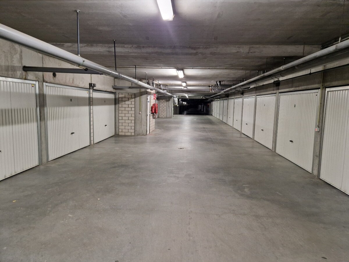 Garage for sale under the sea dike 