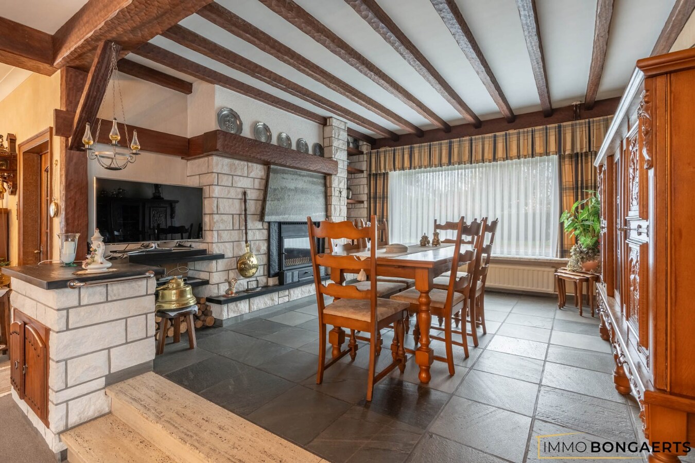 Ruime woning met tuin, garage en 3 slaapkamers in Oudsbergen . 