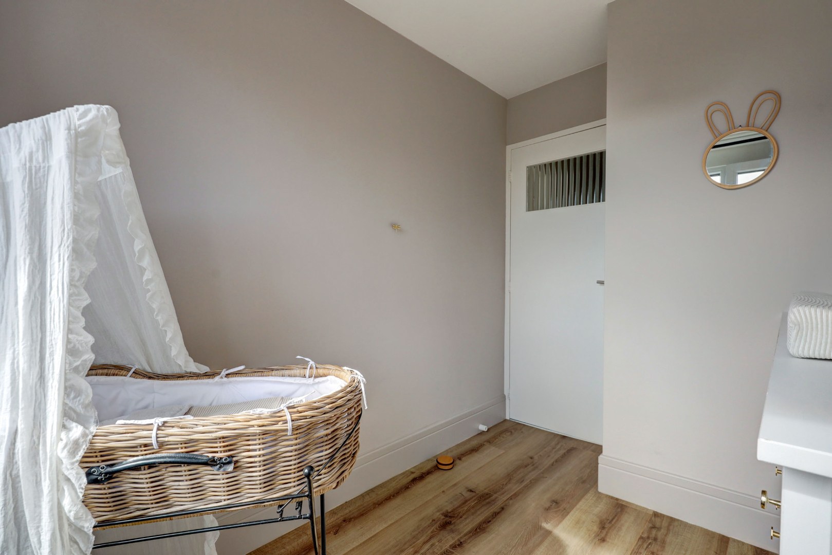 Energiezuinig (A++) en instapklaar 6-kamer gezinswoning met luxe keuken, vijf slaapkamers en zonnige tuin op het zuidoosten 