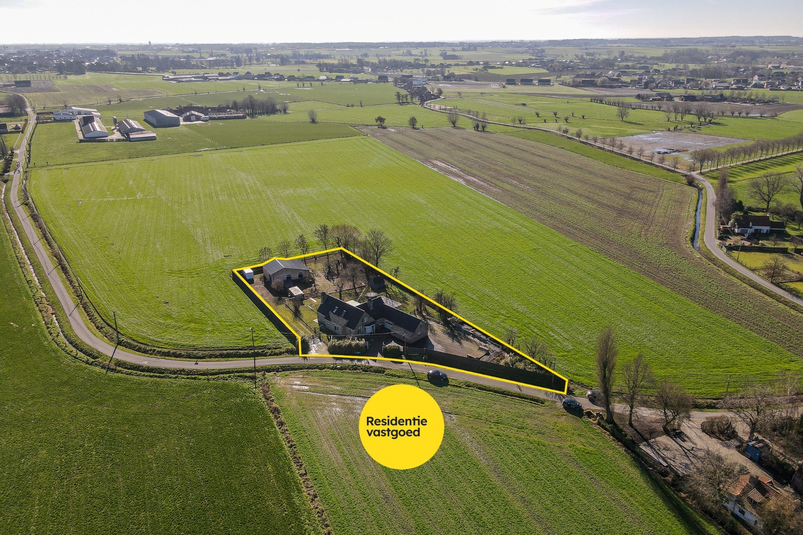 Landelijk gelegen villa met loods in Aartrijke 
