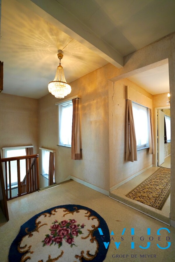 Unieke te renoveren woning op uitzonderlijke eigendom in Drongen! 