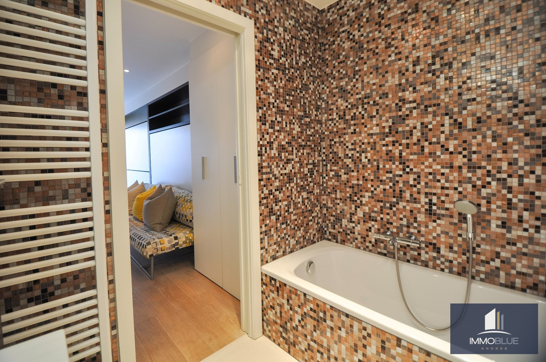 Topaanbieding – Uitzonderlijk ruim appartement gelegen in een stijlvolle residentie. 
