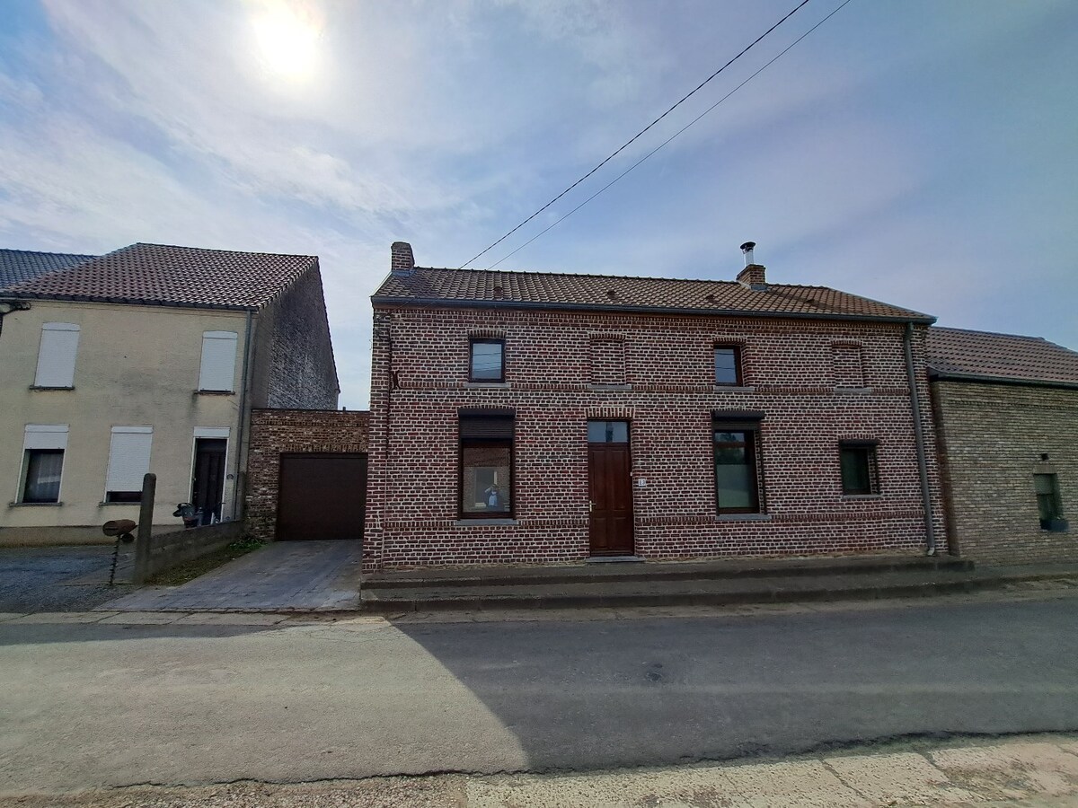 Maison style fermette alliant charme et confort bénéficiant d'un jardin exceptionnel 