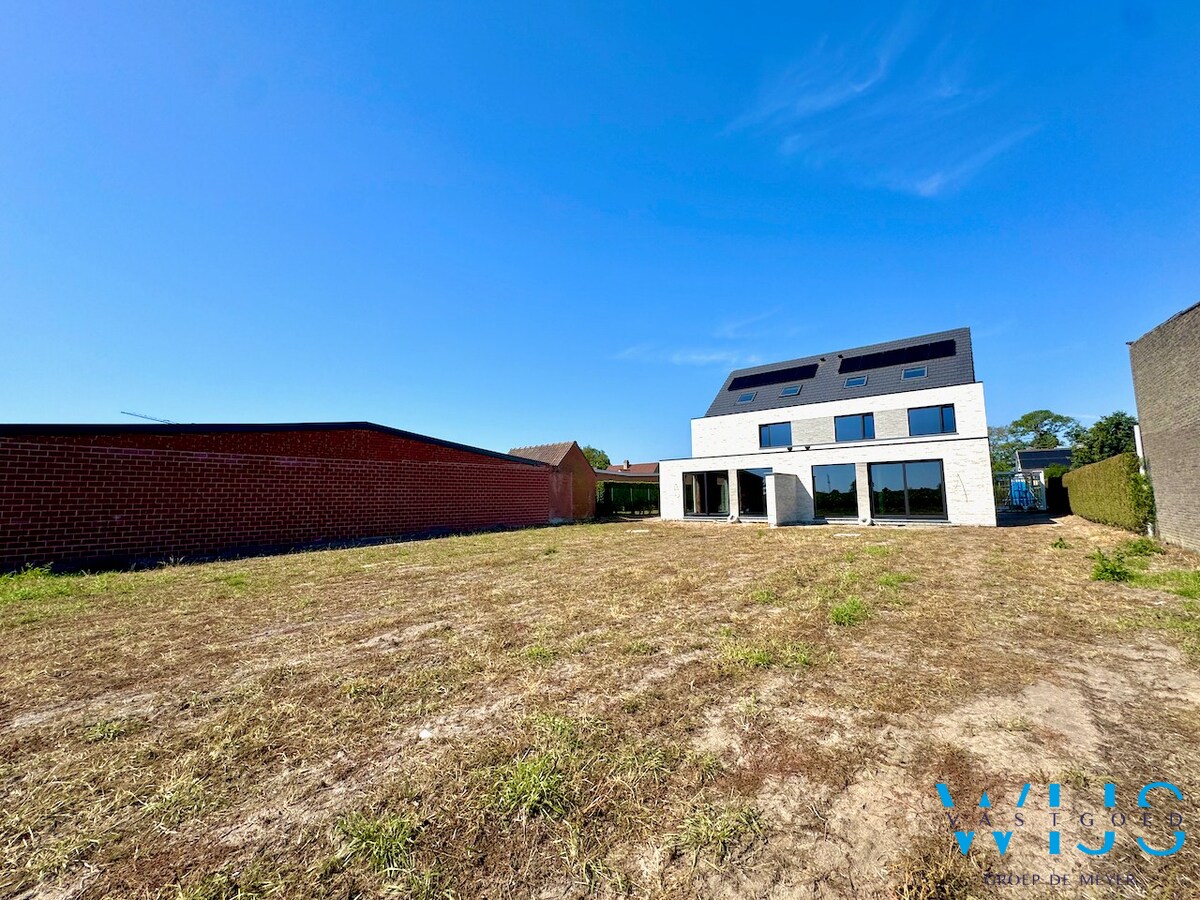 Moderne nieuwbouw op 666m² te Lembeke ! 