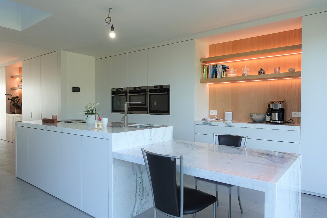 Prachtig afgewerkte moderne nieuwbouwwoning met tuin 