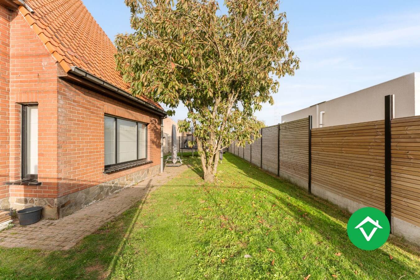 Instapklare alleenstaande woning met zuidgerichte tuin in Staden 