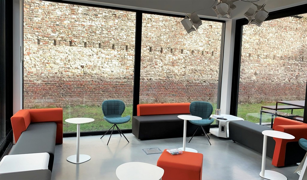 Modern gelijkvloers kantoor te huur nabij Gent-Dampoort