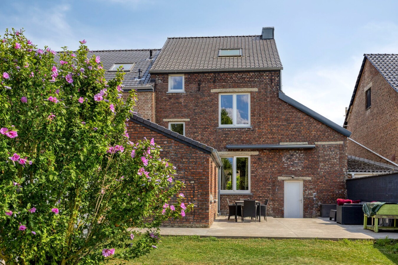 Prachtige woning met tuin, terras en garage 