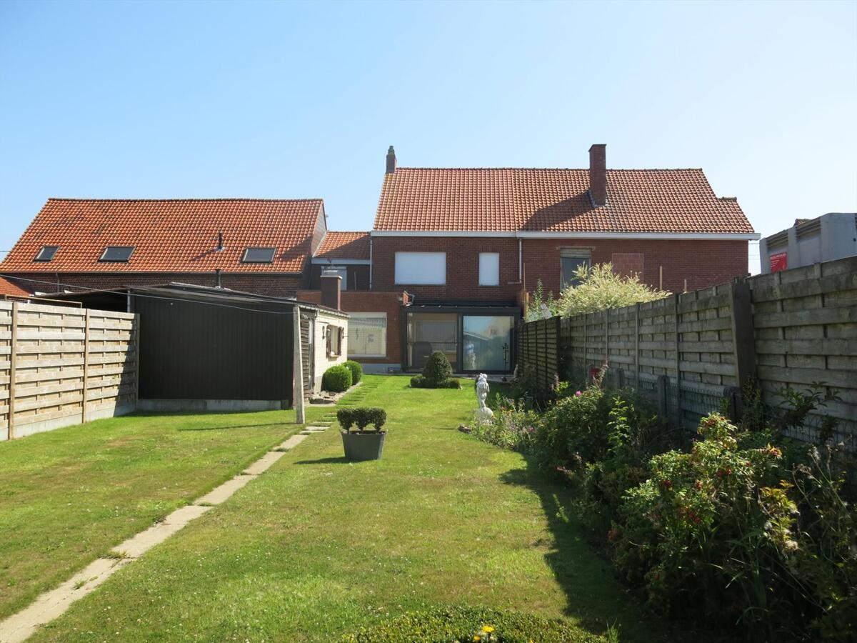 Verrassend ruime, degelijke woning met 3 slaapkamers 