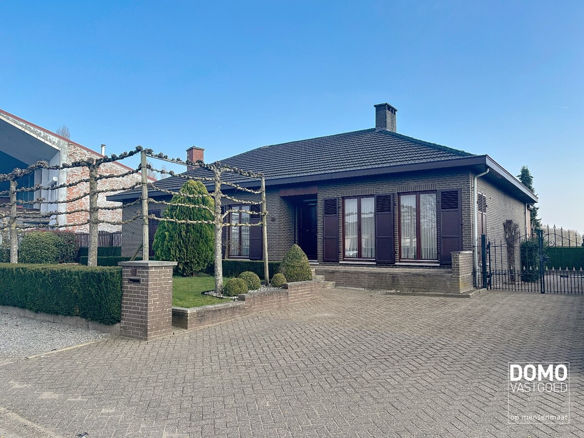 INSTAPKLARE GEZINSWONING MET RUIME GARAGE, KELDER &amp; TUIN TE HERK-DE-STAD 