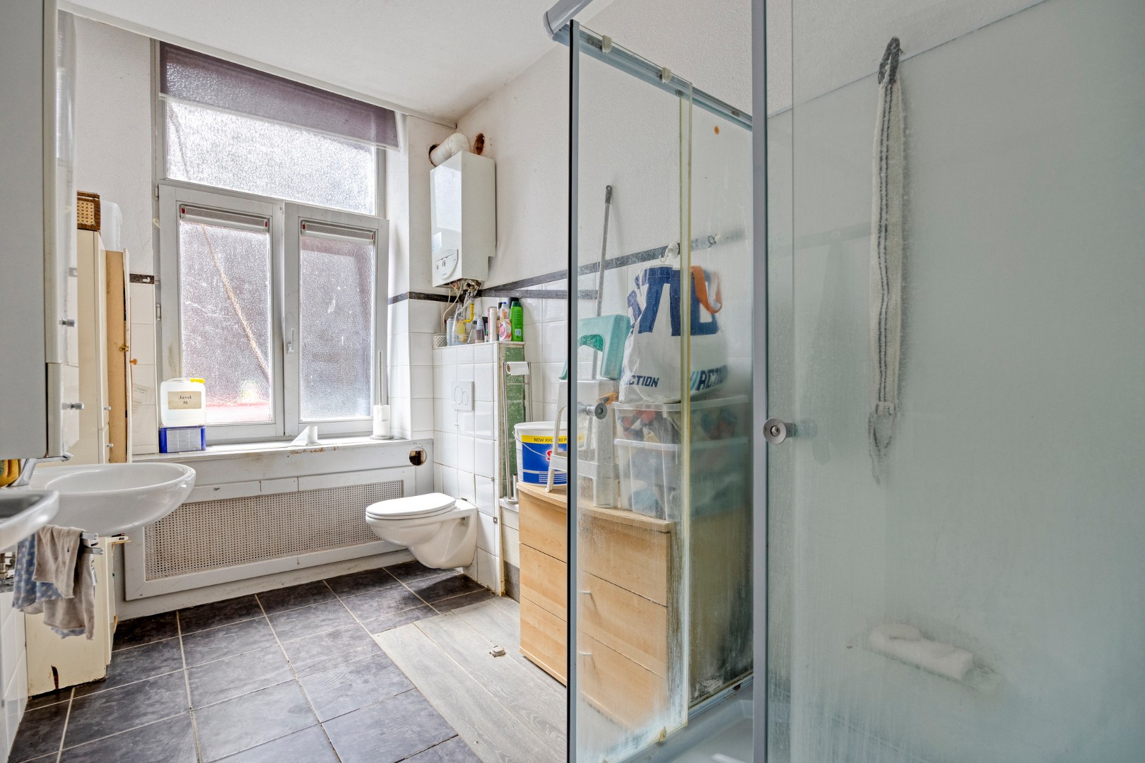 Handelshuis met horecazaak, 2 appartementen en luxueuze loft op toplocatie in Leopoldsburg 