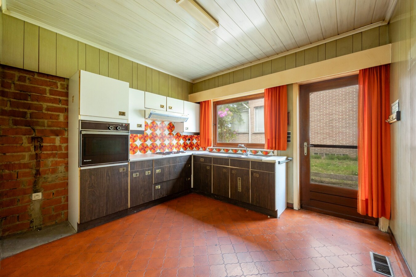 Charmante laagbouw woning met ruime tuin te Oelegem! 