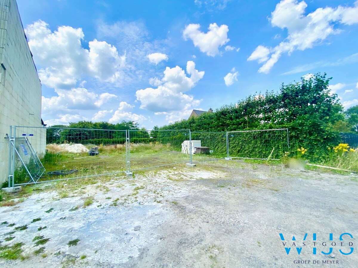 Bouwgrond van 623m² te Oosteeklo ! 