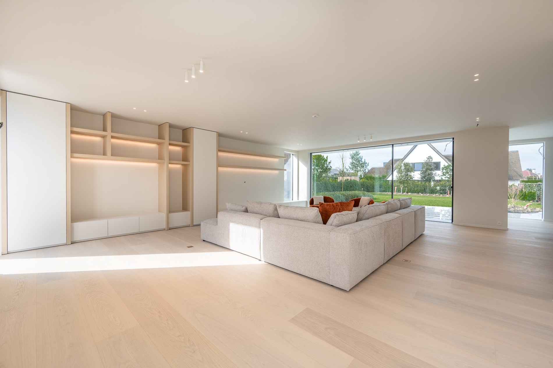 Luxueuze volledig afgewerkte nieuwbouwvilla gelegen aan de rand van het Zoute. 