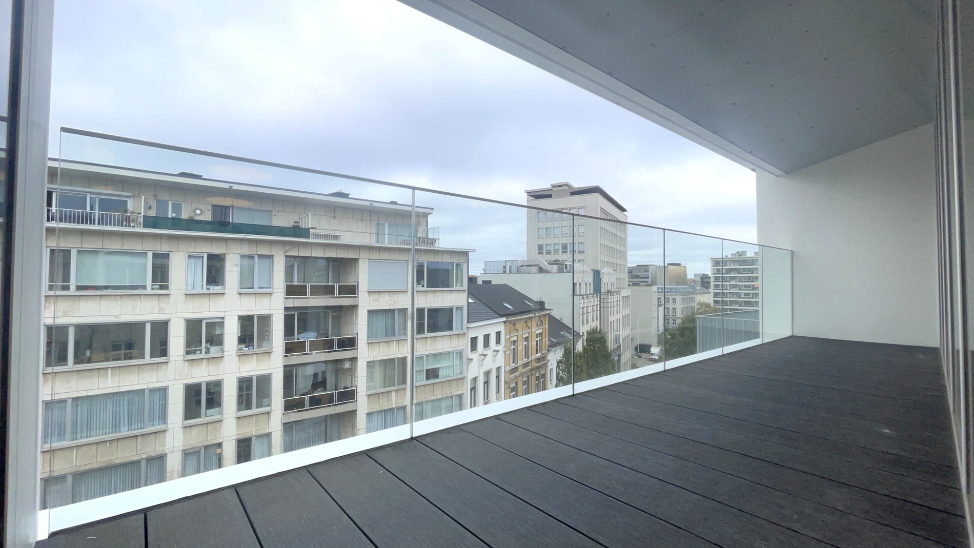 Exclusief kantoorgebouw te huur dichtbij de Leien in Antwerpen