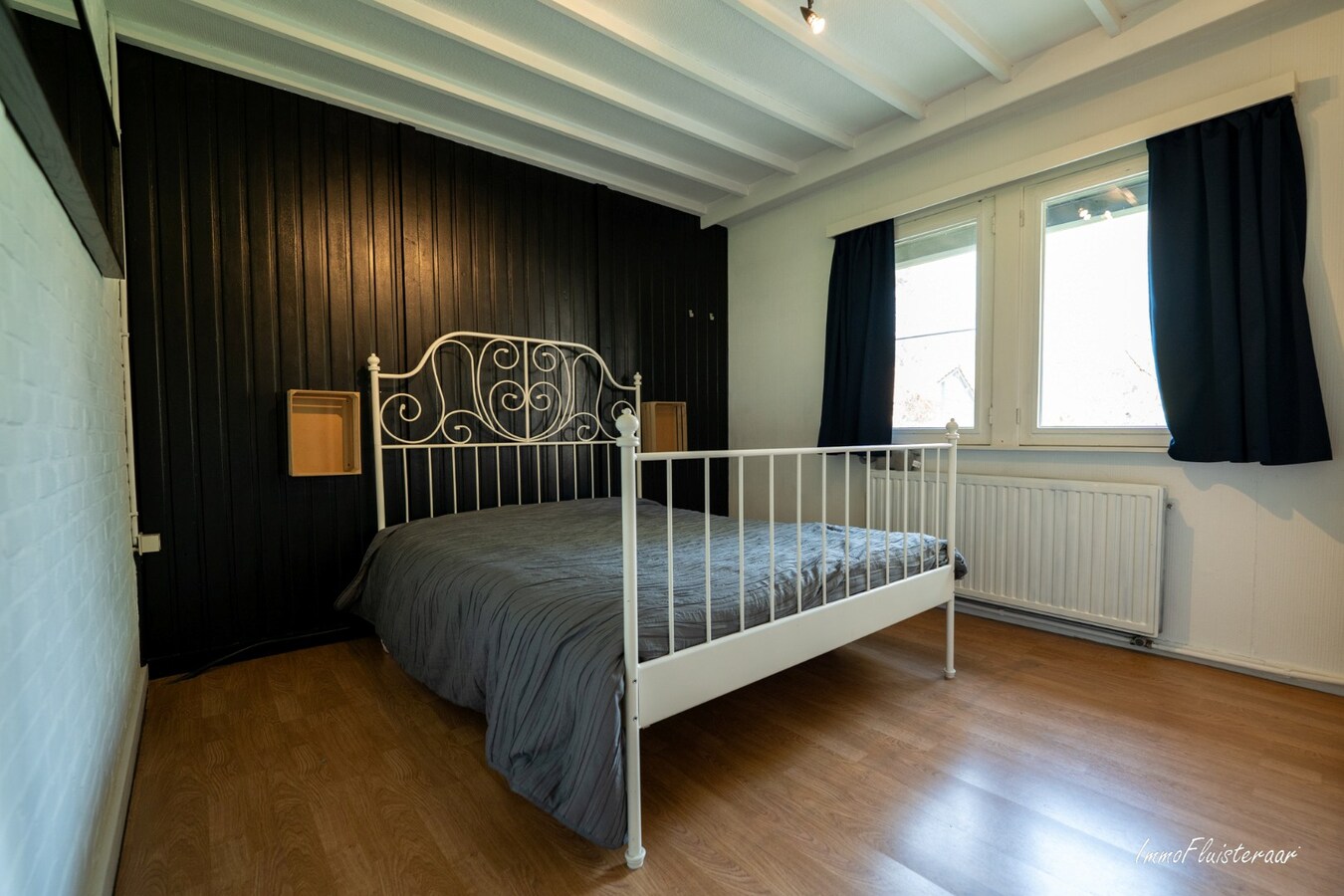 Karakteristieke woning met charmante chalet en paardenfaciliteiten op ca. 9.604 m² te Geel 