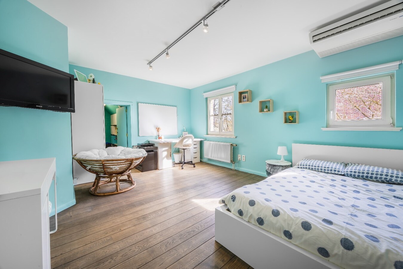 Sels villa met 4 slaapkamers, dubbele carport en garage, Zuid-West tuin op een perceel van 1.991 m² te Schilde - 's-Gravenwezel, 