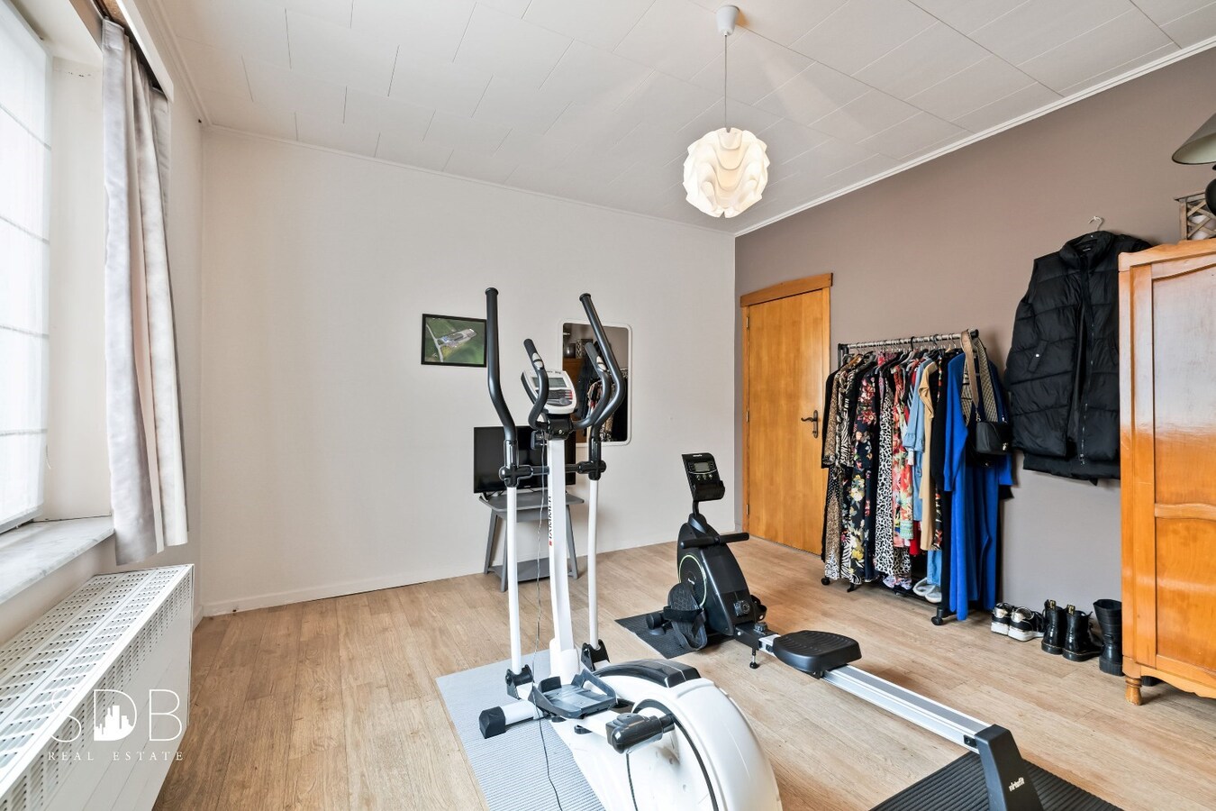 Hedendaagse woning inclusief paardenaccommodatie en graslanden op 4,22ha 