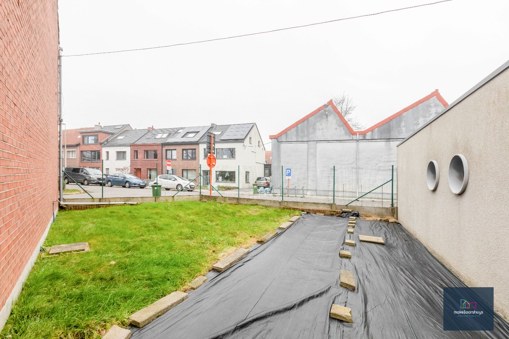 Te renoveren HOB met garage in Mariakerke 