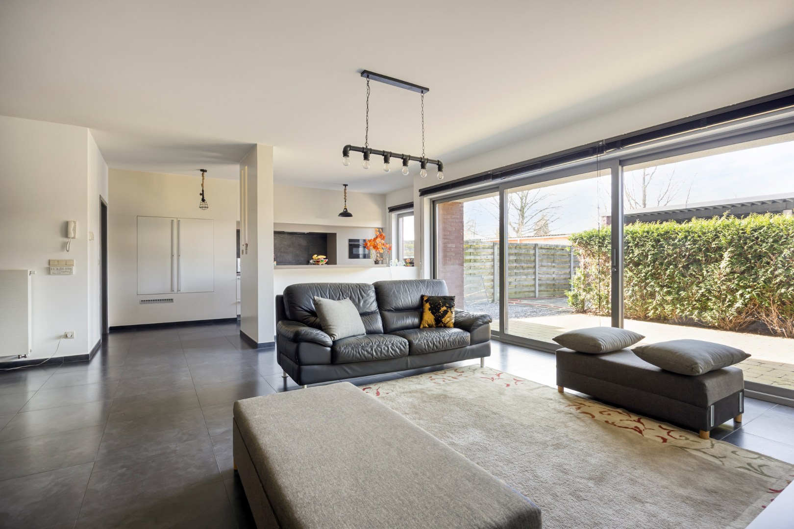 Luxueus gelijkvloers appartement met 2 slpk. in het centrum van Geel 