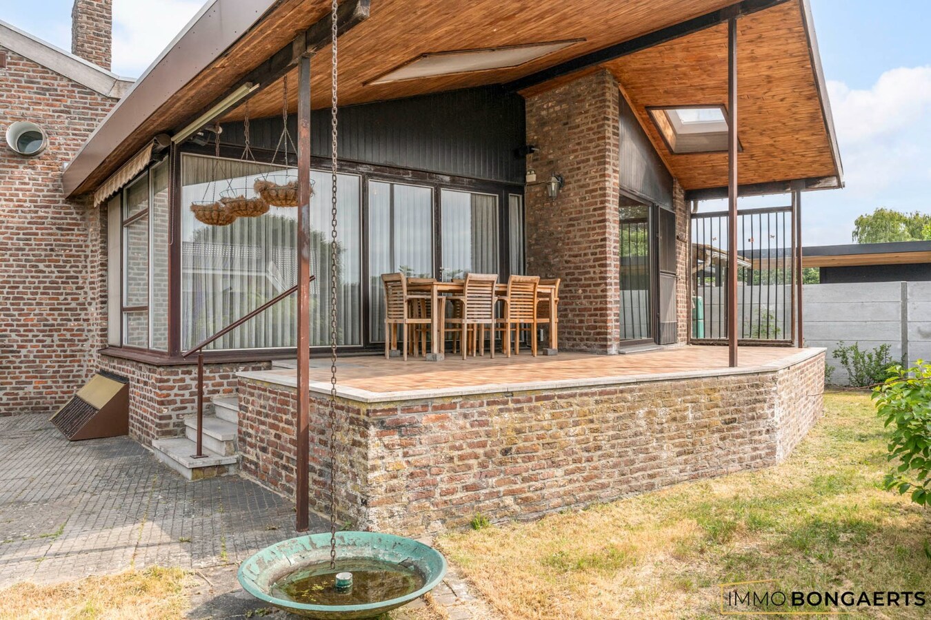 Ruime woning met vier slaapkamers 