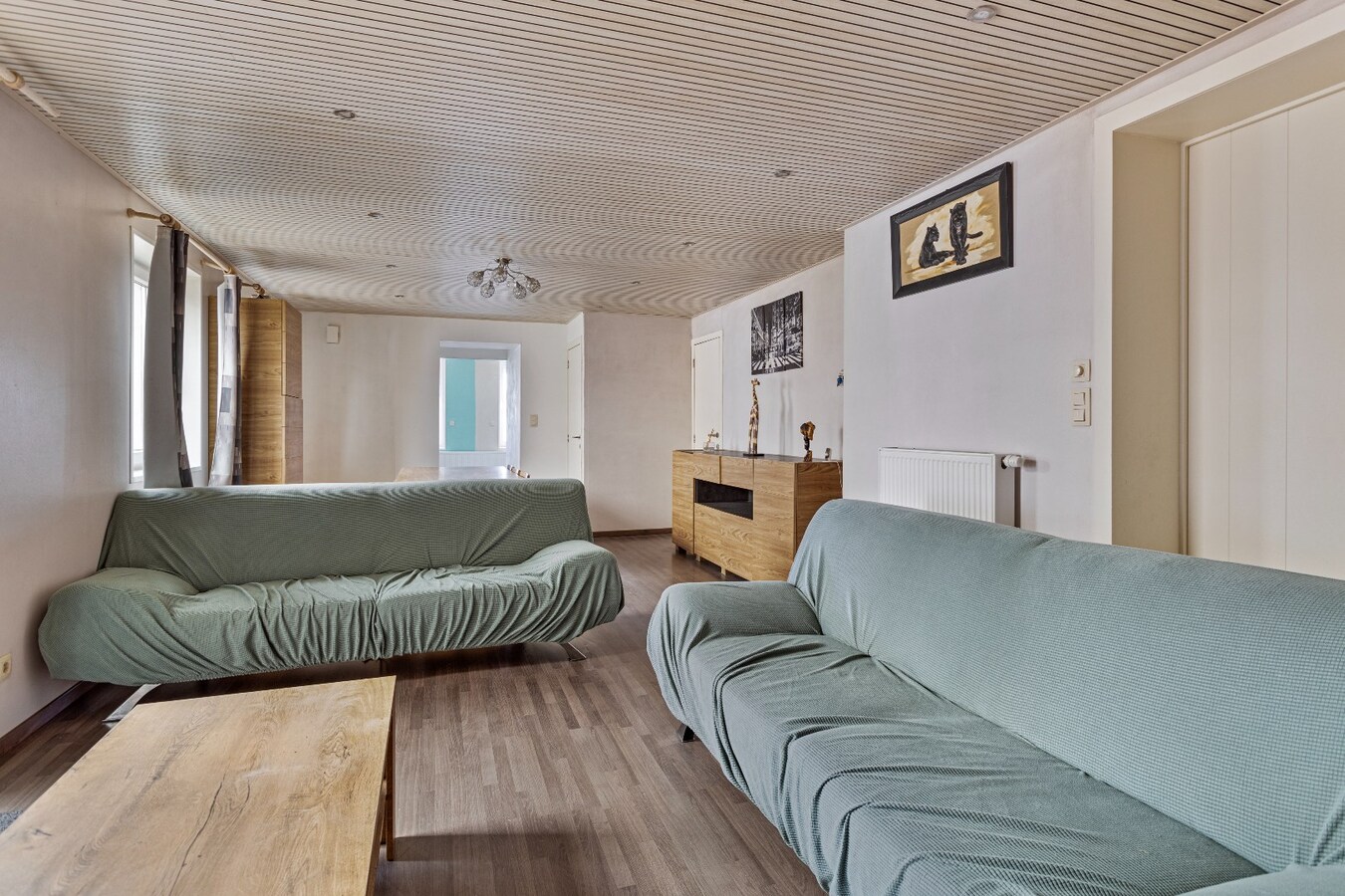 Instapklare ruime woning met praktijkruimte 