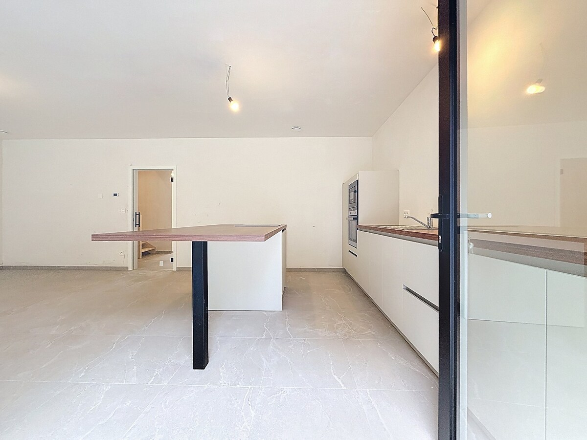 Tiptop afgewerkte nieuwbouw BEN-woning te St-L-Houtem, 6% BTW mogelijk 