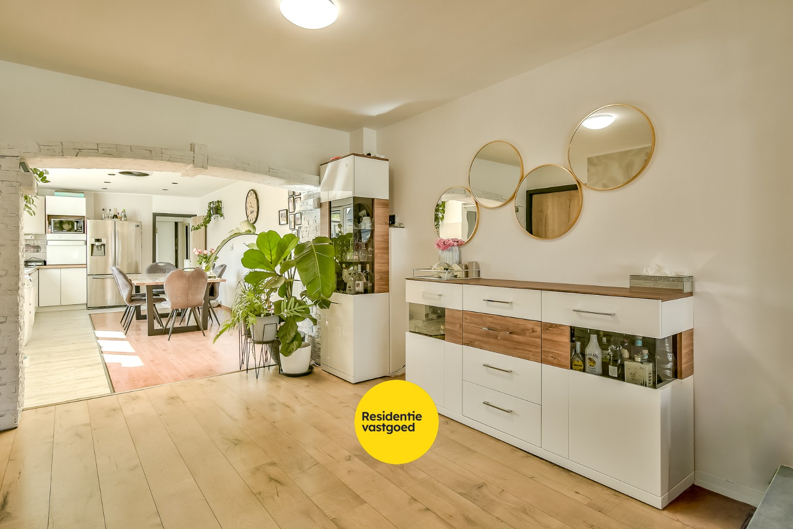 Halfopen woning met verhuurde buitenunit – extra inkomsten vanaf dag één! 