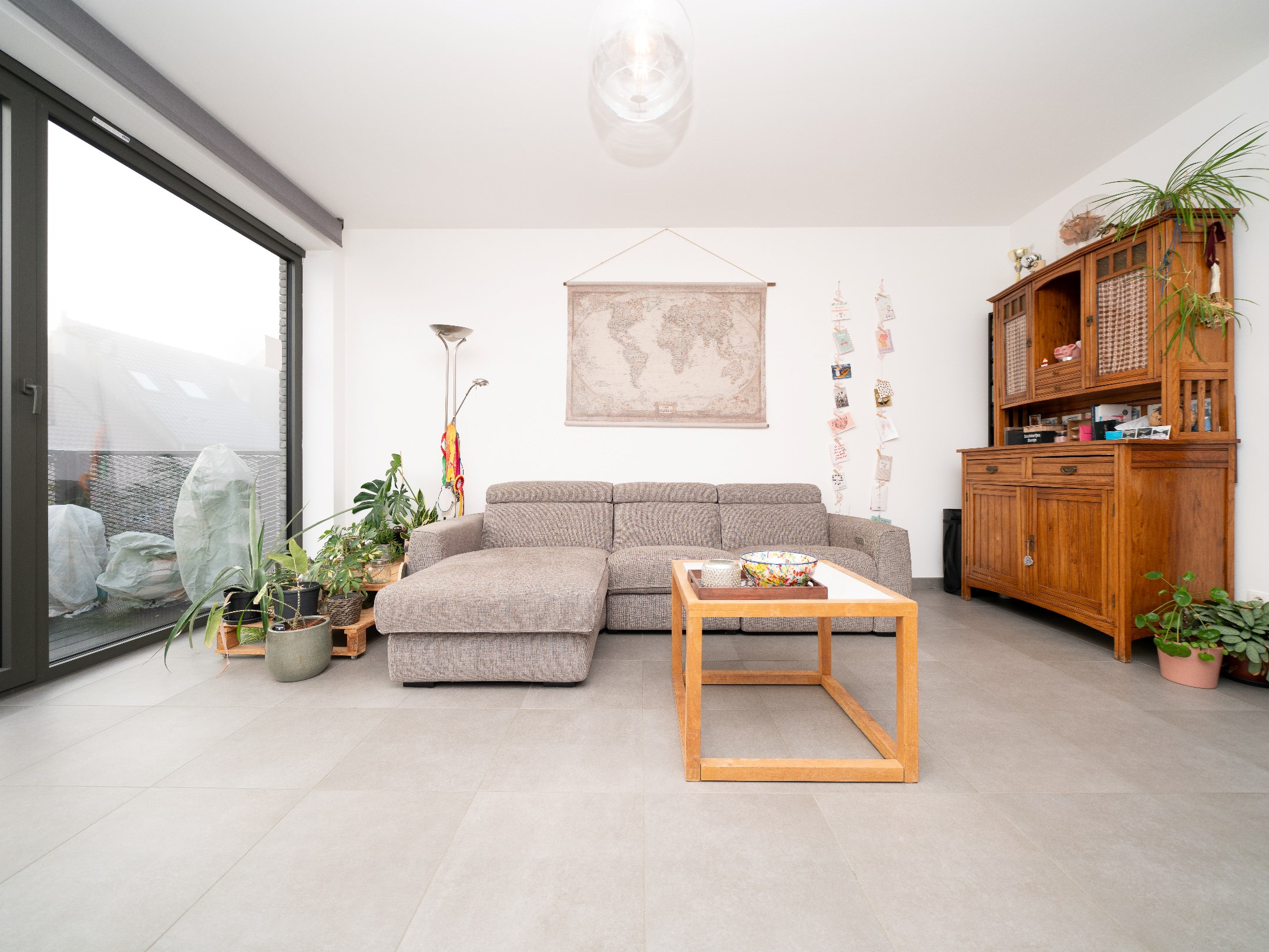 Nieuwbouwappartement met 3 terrassen, staanplaats en kelder 