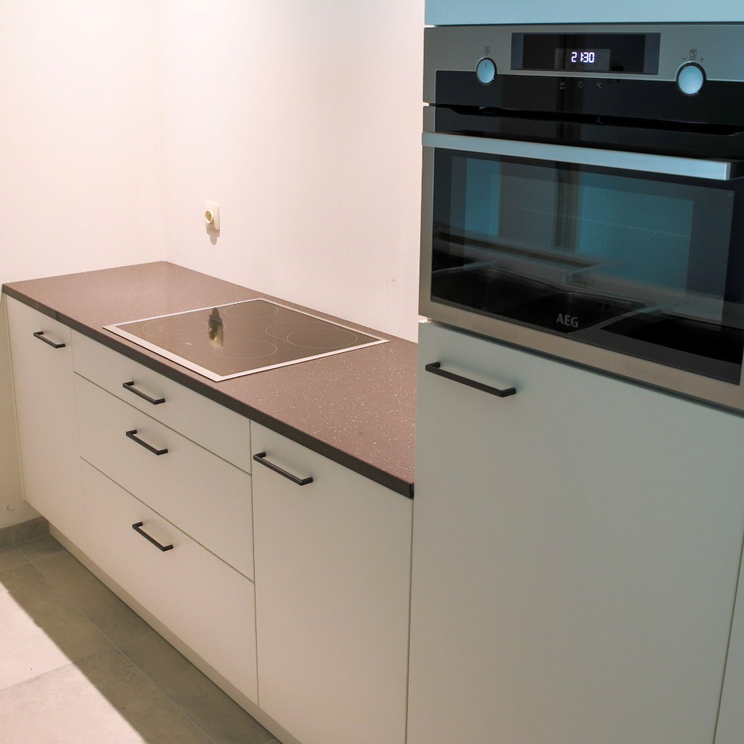 Volledige afgewerkt appartement met 2 slaapkamers en ruim terras. 