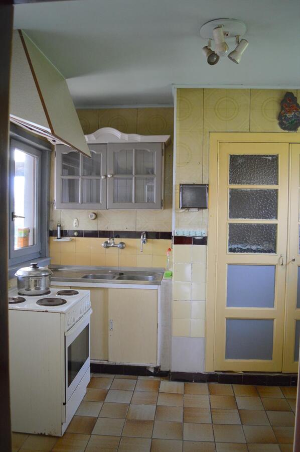 Te renoveren woning met loods en weide op 7.327m² te Zele 